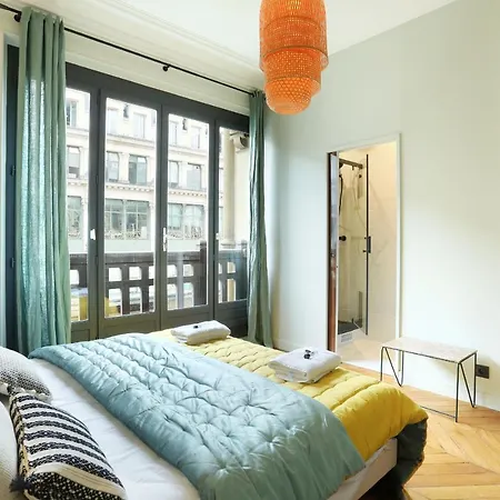 Charming And New Centre De Paris